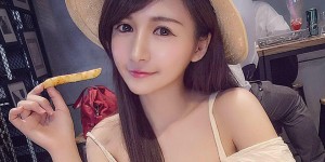 【EV女孩】文化大學「空靈系校友」？白嫩長腿「氣質正妹」，仙女般氣質超級動人！