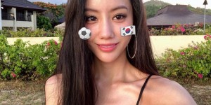 【EV女孩】火辣爵士鼓正妹「演出時下衣失蹤」，惹火美尻形狀太養眼！