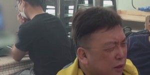 【EV扑克】同學爸爸是「超大咖天王」低調看女兒表演！家長席親民畫面曝