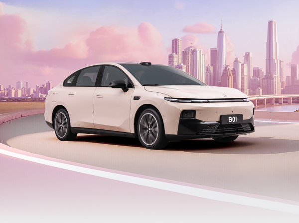 零跑B01正式上市 零百加速最低6.4秒 8.98万元起售 零跑B01正式上市 零百加速最低6.4秒 8.98万元起售