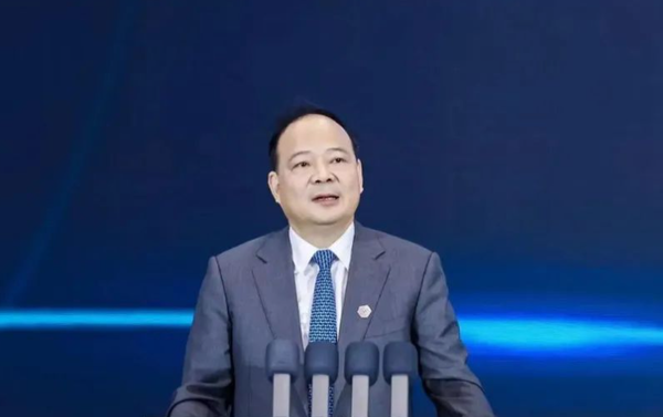 宁德时代董事长曾毓群 宁德时代创始人曾毓群身家400亿美元:想分享这些财富